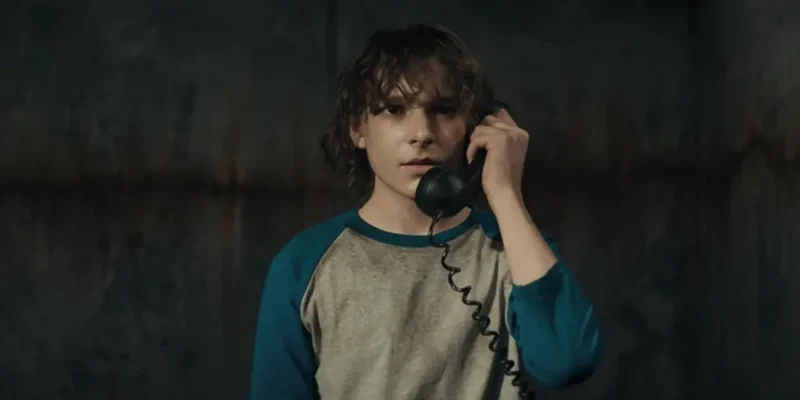 O Telefone Preto 2 promete pesadelos mais intensos em trailer final eletrizante